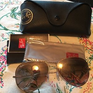 Ray-ban aviators sunglasses